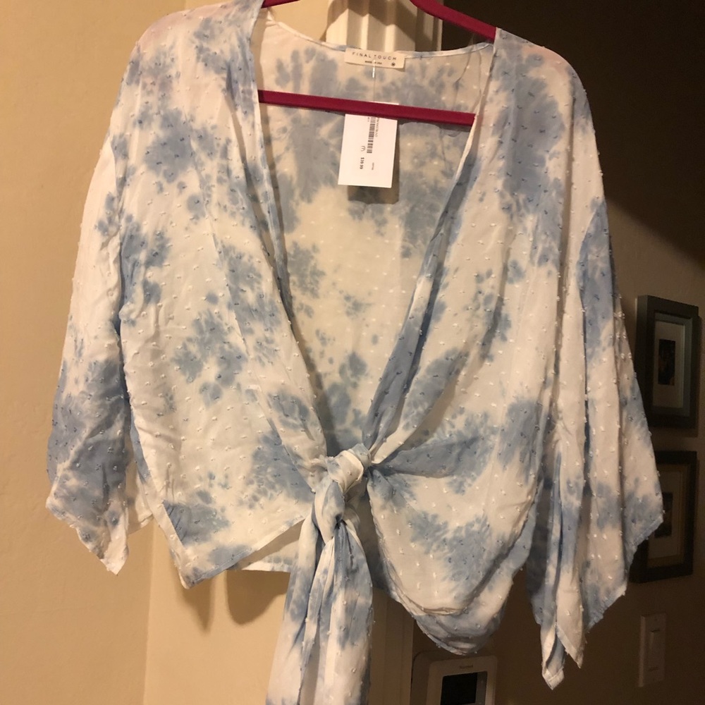 Blouse with front tie